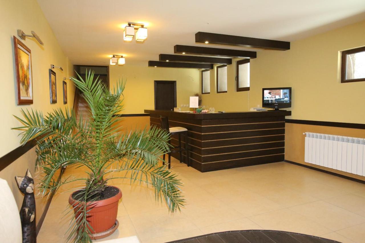 Park Hotel Stratesh Λόβετς Εξωτερικό φωτογραφία