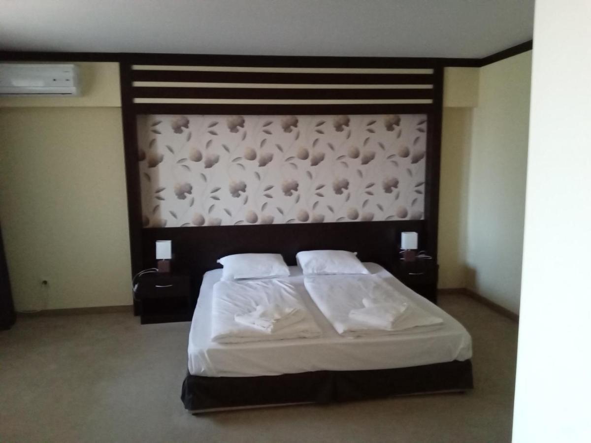 Park Hotel Stratesh Λόβετς Εξωτερικό φωτογραφία
