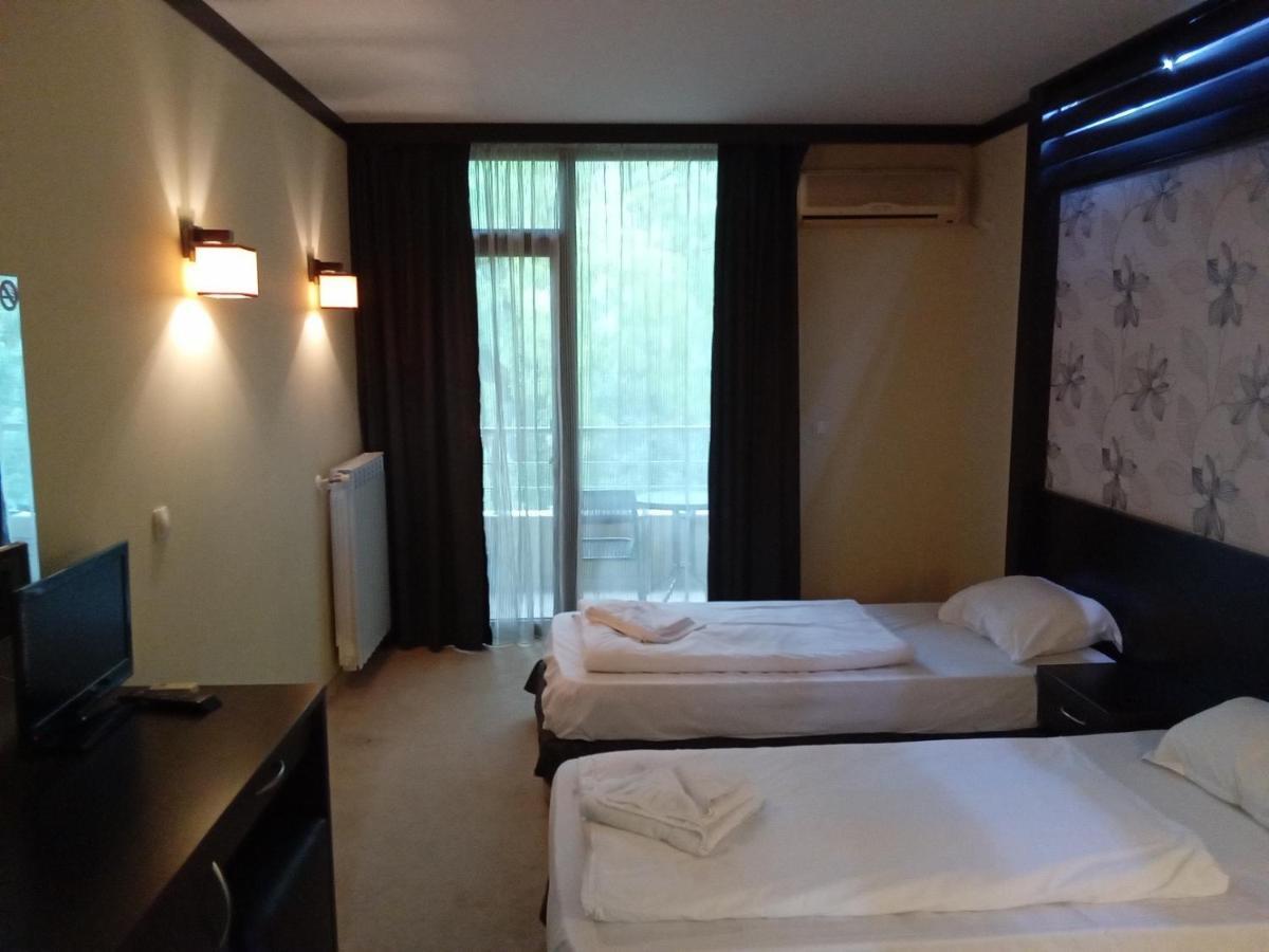 Park Hotel Stratesh Λόβετς Εξωτερικό φωτογραφία